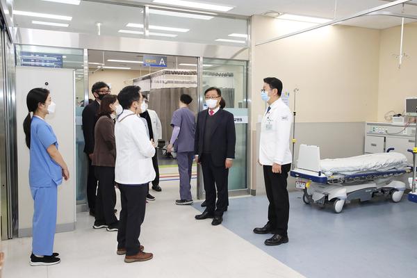 홍남표 창원특례시장, 창원경상국립대학교병원 비상진료체계 점검