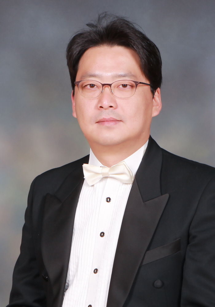 김동욱