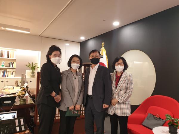 정혜란 제2부시장, &lsquo;국립현대미술관 창원관 유치&rsquo; 문광부 제1차관 방문 정혜란 제2부시장, ‘국립현대미술관 창원관 유치’ 문광부 제1차관 방문 (문화유산육성과).jpeg