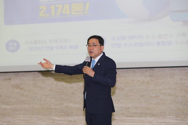 허성무 창원시장, &lsquo;창원형 기후위기 대응 전략&rsquo; 전국에 알려 허성무 창원시장, ‘창원형 기후위기 대응 전략’ 전국에 알려 (기획관) (2).jpg
