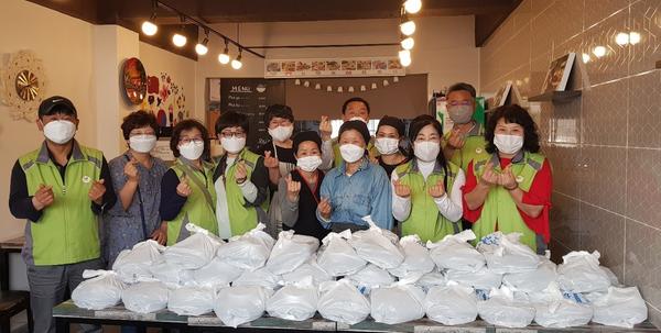 ㈜이웃나라 국수집, 창원시에 &lsquo;사랑의 도시락&rsquo; 나눔㈜이웃나라 국수집, 창원시에 ‘사랑의 도시락’ 나눔.jpg