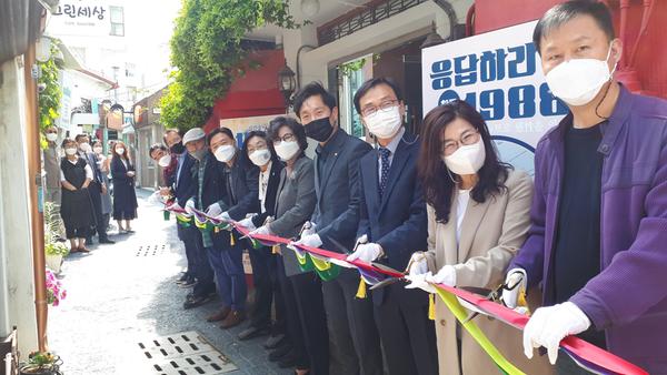 창원시, &lsquo;창동 1988&rsquo; 복고풍 의상 체험프로그램 운영창원시, ‘창동 1988’ 복고풍 의상 체험프로그램 운영 (도시재생과) (2).jpg