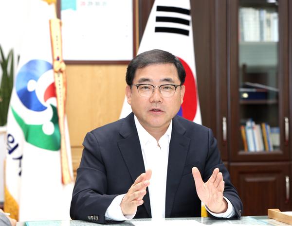 허성무 창원시장 &ldquo;신뢰받는 자치행정 구현해 특례시 성공시킬 것&rdquo; 허성무 창원시장 “신뢰받는 자치행정 구현해 특례시 성공시킬 것” (허성무 창원시장).jpg