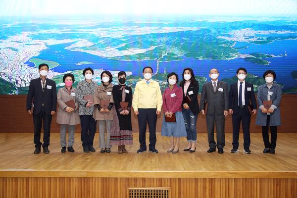 창원시, 1분기 시정발전 유공시민 표창 수여식 개최 창원시, 1분기 시정발전 유공시민 표창 수여식 개최 (자치행정과) (1).jpg