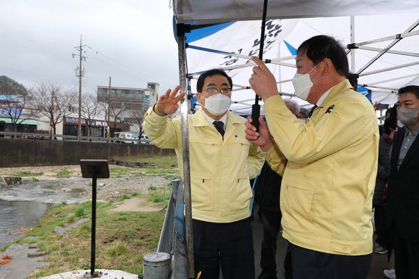 허성무 창원시장, 진해구서 발로 뛰는&lsquo;현장행보&rsquo;계속 허성무 창원시장, 진해구서 발로 뛰는‘현장행보’계속 (자치행정과) (5).jpg
