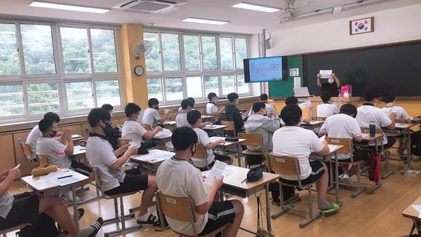 창원시, 청소년 대상 찾아가는 진로집단프로그램&lsquo;꿈찾기&rsquo; 운영 창원시, 청소년 대상 찾아가는 진로집단프로그램‘꿈찾기’ 운영 (2).JPG