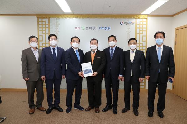 허성무 창원시장, 포괄적인 대도시 특례권한 확보 위해 본격 행보 (특례시출범준비단)허성무 창원시장, 포괄적인 대도시 특례권한 확보 위해 본격 행보 (특례시출범준비단) (1).jpg