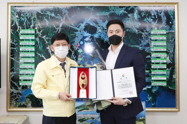 창원시 수산물 수출업체 백만불 수출탑 수상창원시 수산물 수출업체 백만불 수출탑 수상.jpg