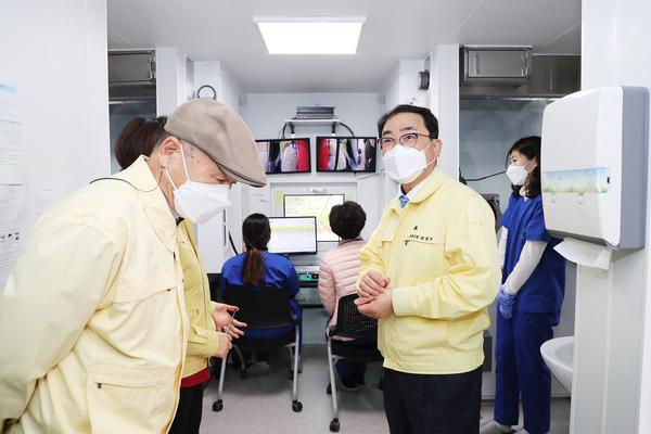 창원시, &lsquo;경남 최초&rsquo; 선진시스템 도입 코로나 선별진료소 운영 창원시, ‘경남 최초’ 선진시스템 도입 코로나 선별진료소 운영 (창원보건소 보건정책과) (1).jpg