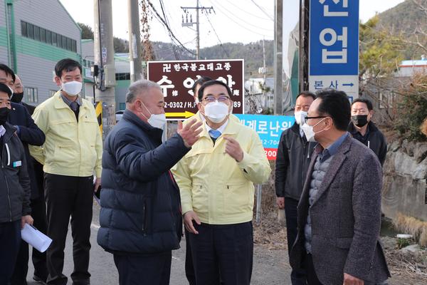 허성무 창원시장, 내서 수곡일반산단 찾아 기업 고충 해결 현장소통 허성무 창원시장, 내서 수곡일반산단 찾아 기업 고충 해결 현장소통 (건설도로과) (1).jpg