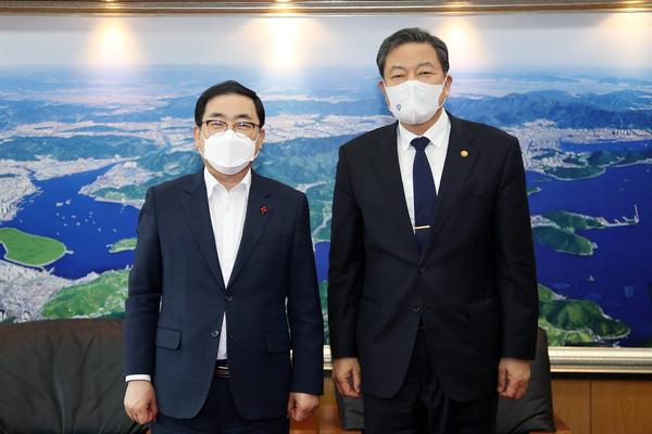 허성무 창원시장, 황기철 국가보훈처장과 간담회 허성무 창원시장, 황기철 국가보훈처장과 간담회 (사회복지과) (1).jpg