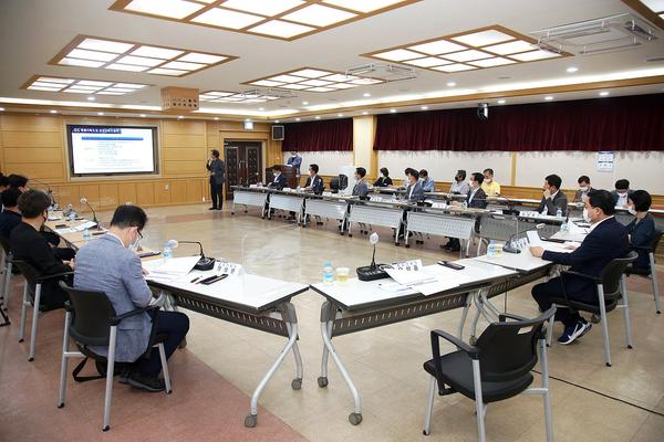 창원시 총괄건축가, 건축‧도시 혁신으로&lsquo;플러스성장&rsquo;구현 창원시 총괄건축가, 건축‧도시 혁신으로‘플러스성장’구현 (건축경관과) (1).jpg