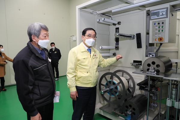 허성무 창원시장, 반도체 전문기업 성우테크론㈜ 방문 허성무 창원시장, 반도체 전문기업 성우테크론㈜ 방문 (전략산업과) (3).jpg
