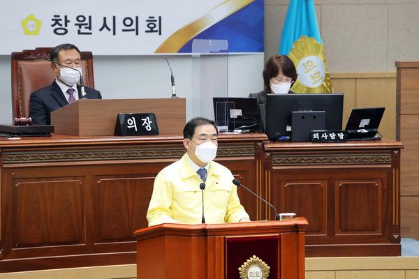 허성무 창원시장, 2021년 경제, 인구, 일상의 &ldquo;플러스 성장&rdquo;만들 것 (허성무 창원시장)허성무 창원시장, 2021년 경제, 인구, 일상의 “플러스 성장”만들 것 (허성무 창원시장) (1).jpg