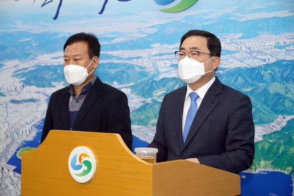 허성무 창원시장, 가스터빈산업 경쟁력 강화방안 환영 성명서 발표 허성무 창원시장, 가스터빈산업 경쟁력 강화방안 환영 성명서 발표 (허성무 창원시장) (2).jpg