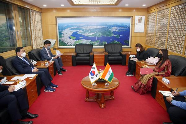 창원시, 인도로부터 독점 판로개척 기회 약속 받아창원시, 인도로부터 독점 판로개척 기회 약속 받아(투자유치단) (1).jpg