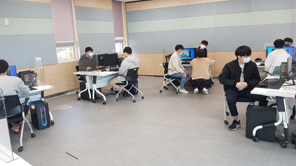 창원시, 프로에게 배우는&lsquo;e스포츠 아카데미&rsquo;개강창원시, 프로에게 배우는‘e스포츠 아카데미’개강(관광과) (1).jpg