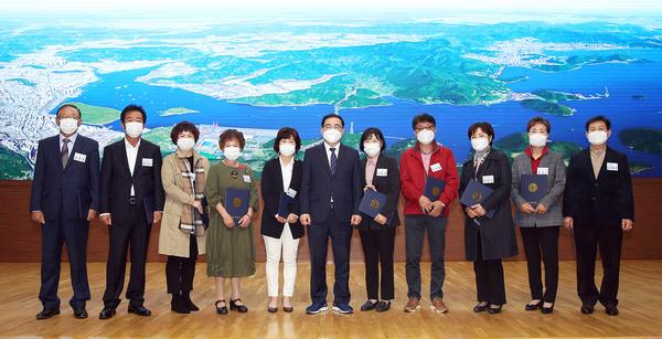 창원시, 3분기 시정발전 유공시민 표창 수여식 개최창원시, 3분기 시정발전 유공시민 표창 수여식 개최(자치행정과) (1).jpg