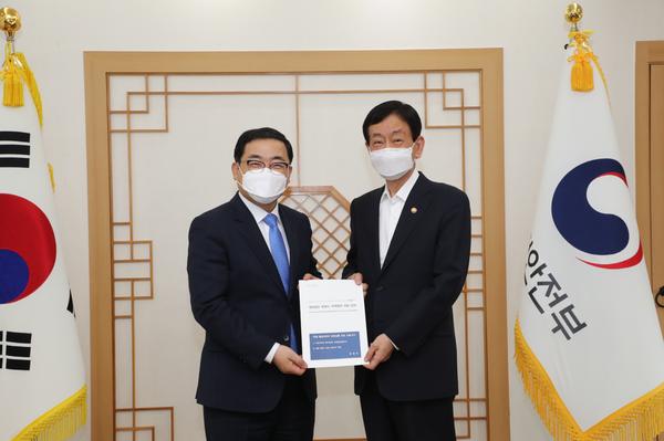 허성무 창원시장,&lsquo;될 때까지 두드린다&rsquo; 매주 중앙부처 건의 방문허성무 창원시장,‘될 때까지 두드린다’ 매주 중앙부처 건의 방문(기획관) (2).jpg