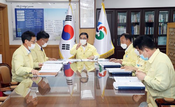 허성무 창원시장, 신규&middot;핵심사업 보고 받으며 내년 시정 설계 가속 (기획관)허성무 창원시장, 신규·핵심사업 보고 받으며 내년 시정 설계 가속 (기획관) (2).jpg
