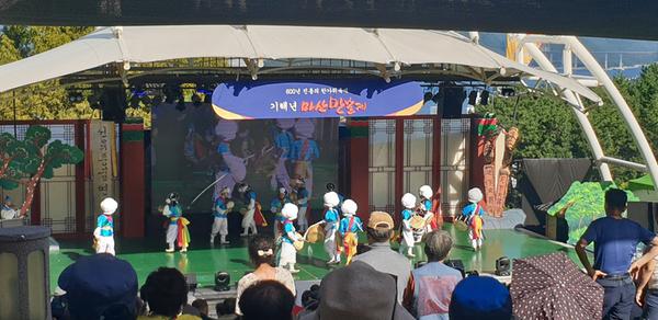 코로나19 확산우려에&lsquo;경자년 마산만날제&rsquo; 취소 (지난해 모습).코로나19 확산우려에‘경자년 마산만날제’ 취소 (지난해 모습).jpg