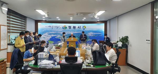 창원시 &ldquo;수돗물 이상 없다. 유충 민원 대부분 오인 신고&rdquo; (상수도사업소 수질연구센터)창원시 “수돗물 이상 없다. 유충 민원 대부분 오인 신고” (상수도사업소 수질연구센터) (2).jpeg