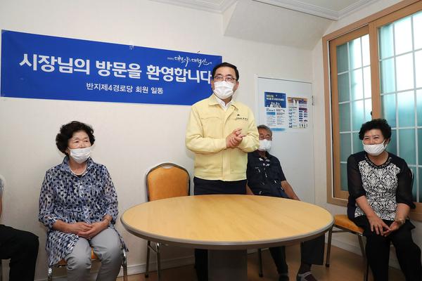 허성무 창원시장,&ldquo;어르신 시원하게 여름 보내세요&rdquo;허성무 창원시장,“어르신 시원하게 여름 보내세요”(노인장애인과) (1).jpg
