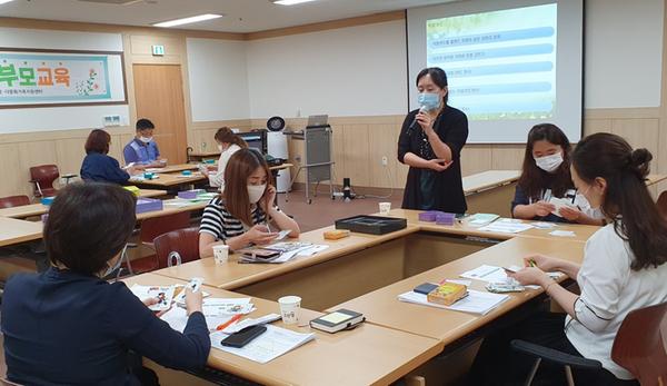 창원시,&lsquo;청소년기 부모 진로 코칭&rsquo;호응 높아 창원시,‘청소년기 부모 진로 코칭’호응 높아 (여성가족과) (1).jpg
