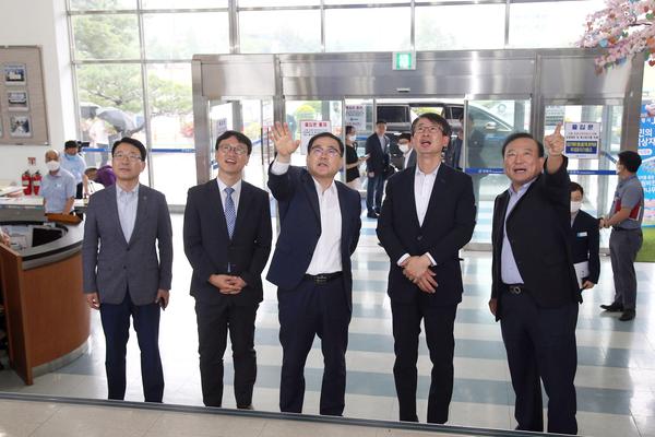 창원시, 방사청과 방위산업 육성&middot;지원 위해 합심에 나섰다 창원시, 방사청과 방위산업 육성·지원 위해 합심에 나섰다 (전략산업과) (1).jpg