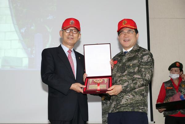 허성무 창원시장, 해병대전우회 명예회원 위촉허성무 창원시장, 해병대전우회 명예회원 위촉(자치행정과) (1).jpg