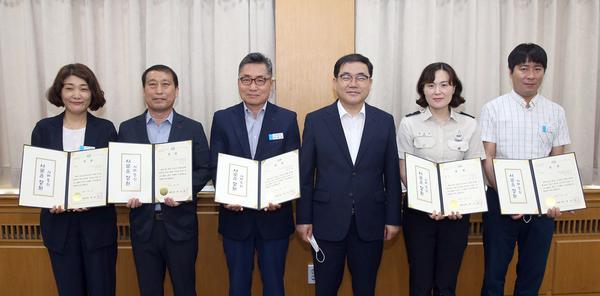 창원시, 적극행정 우수공무원 선발ㆍ시상 창원시, 적극행정 우수공무원 선발ㆍ시상 (기획관).jpg