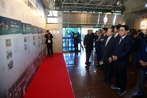 허성무 창원시장, 창원상공회의소 창립 120주년 기념 역사관 오픈 축하 허성무 창원시장, 창원상공회의소 창립 120주년 기념 역사관 오픈 축하 (전략산업과) (4).jpg