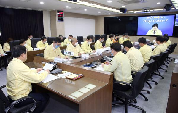 허성무 창원시장, 코로나19 대응상황 공유 및 대책 회의 참석 허성무 창원시장, 코로나19 대응상황 공유 및 대책 회의 참석 (시민안전과) (2).jpg