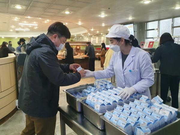 창원시, 지역우유 소비로 낙농업계 살리기 앞장선다창원시, 지역우유 소비로 낙농업계 살리기 앞장선다 (인사조직과) (2).jpg