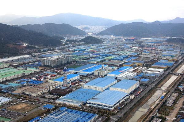 창원시, 3일부터 지역 맞춤형 미세먼지 관리 추진한다 창원시, 3일부터 지역 맞춤형 미세먼지 관리 추진한다 (창원국가산단 전경).jpg