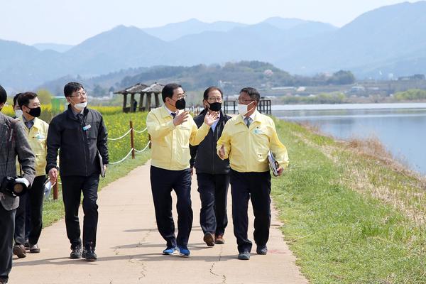 허성무 시장, 주남저수지서 사회적 거리두기 등 점검 나서 허성무 시장, 주남저수지서 사회적 거리두기 등 점검 나서 (주남저수지사업소) (4).jpg