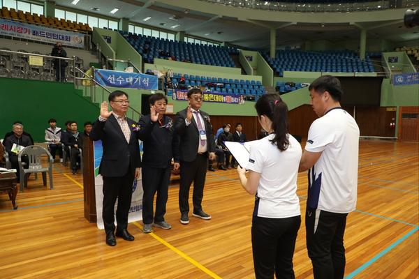 홍남표 창원특례시장이 제12회 창원특례시장기 배드민턴 대회에 참석했다.