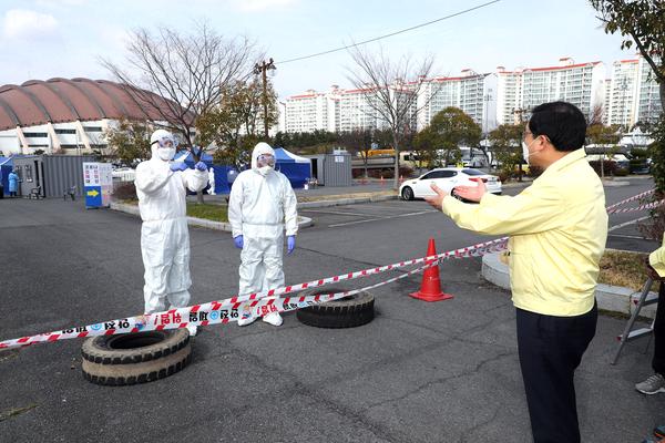 허성무 창원시장, 드라이브 스루 선별진료소 현장 운영 점검