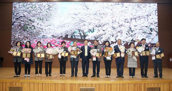 창원특례시, 1분기 시정발전 유공시민 표창 수여식 개최창원특례시, 1분기 시정발전 유공시민 표창 수여식 개최 (자채행정과) (2).jpg