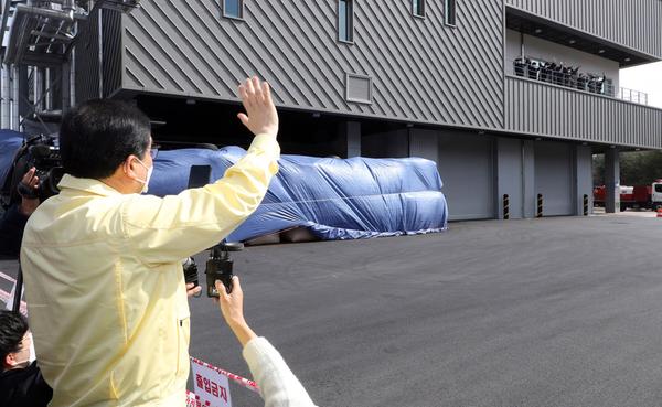 창원시민 안전 위해 스스로 &lsquo;고립&rsquo;택한 최후방의 영웅들