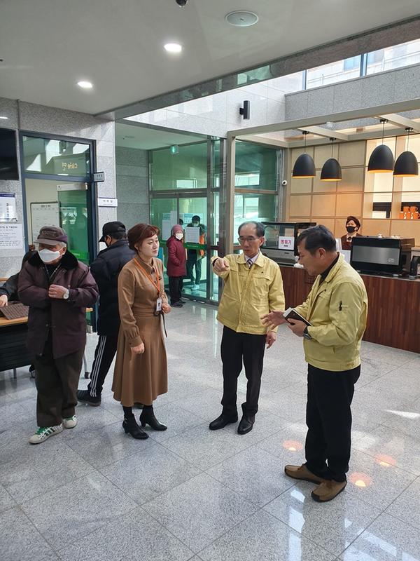 창원시, &lsquo;코로나바이러스&rsquo; 대응 사회복지시설 현장점검 창원시, ‘코로나바이러스’ 대응 사회복지시설 현장점검 (사회복지과) (1).jpg
