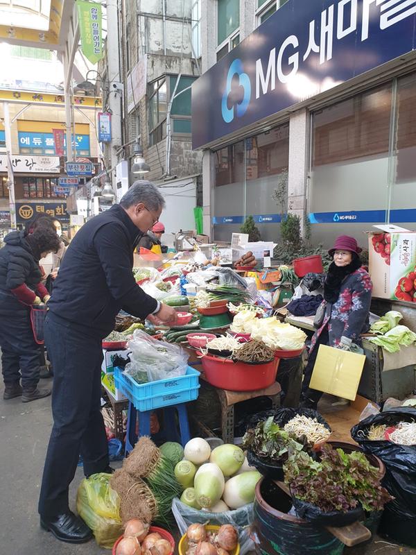 창원시, 전통시장 농산물 단순처리판매업소 지도&middot;점검 실시 창원시, 전통시장 농산물 단순처리판매업소 지도·점검 실시 (1).jpg