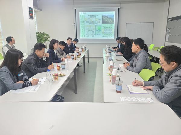 창원특례시, 4월 ‘하도급 기동팀’민간건설공사 현장 방문창원특례시, 4월 ‘하도급 기동팀’민간건설공사 현장 방문 (사화공원 롯데캐슬 1단지) (1).jpg