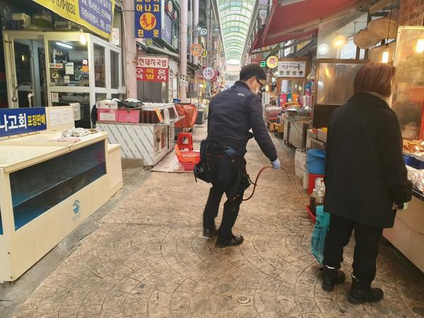 창원시, 코로나19 확산방지 위해 전통시장 방역 강화 