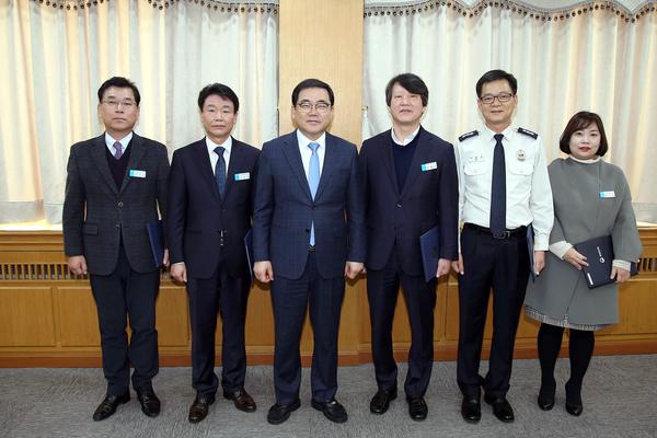 창원시, 2019 하반기 신속집행 실적평가 우수부서 시상창원시, 2019 하반기 신속집행 실적평가 우수부서 시상.jpg