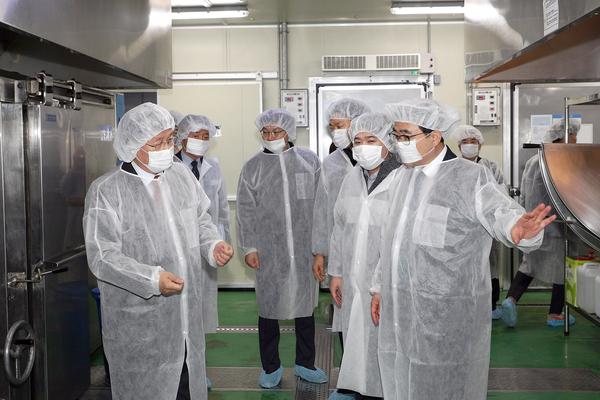 허성무 시장, 설맞이 기업현장 탐방 나서허성무 시장, 설맞이 기업현장 탐방 나서 (조은인푸드) (2).jpg