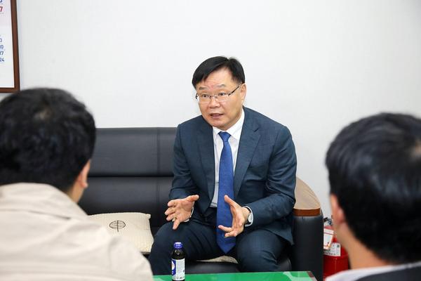 홍남표 창원특례시장, 시정 현안에 대해 직접 설명홍남표 창원특례시장, 시정 현안에 대해 직접 설명.jpg