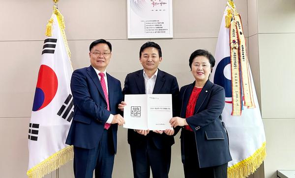 홍남표 창원특례시장, 원희룡 국토부장관에 창원권 개발제한구역 전면해제 건의홍남표 창원특례시장, 원희룡 국토부장관에 창원권 개발제한구역 전면해제 건의 (도시계획과) (1).jpg