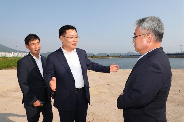 홍남표 창원특례시장, 진해구 환경기초시설 현장 점검