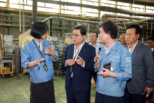 창원산업구조 강소기업 중심으로 대혁신한다 창원산업구조 강소기업 중심으로 대혁신한다 (전략산업과) (2).jpg